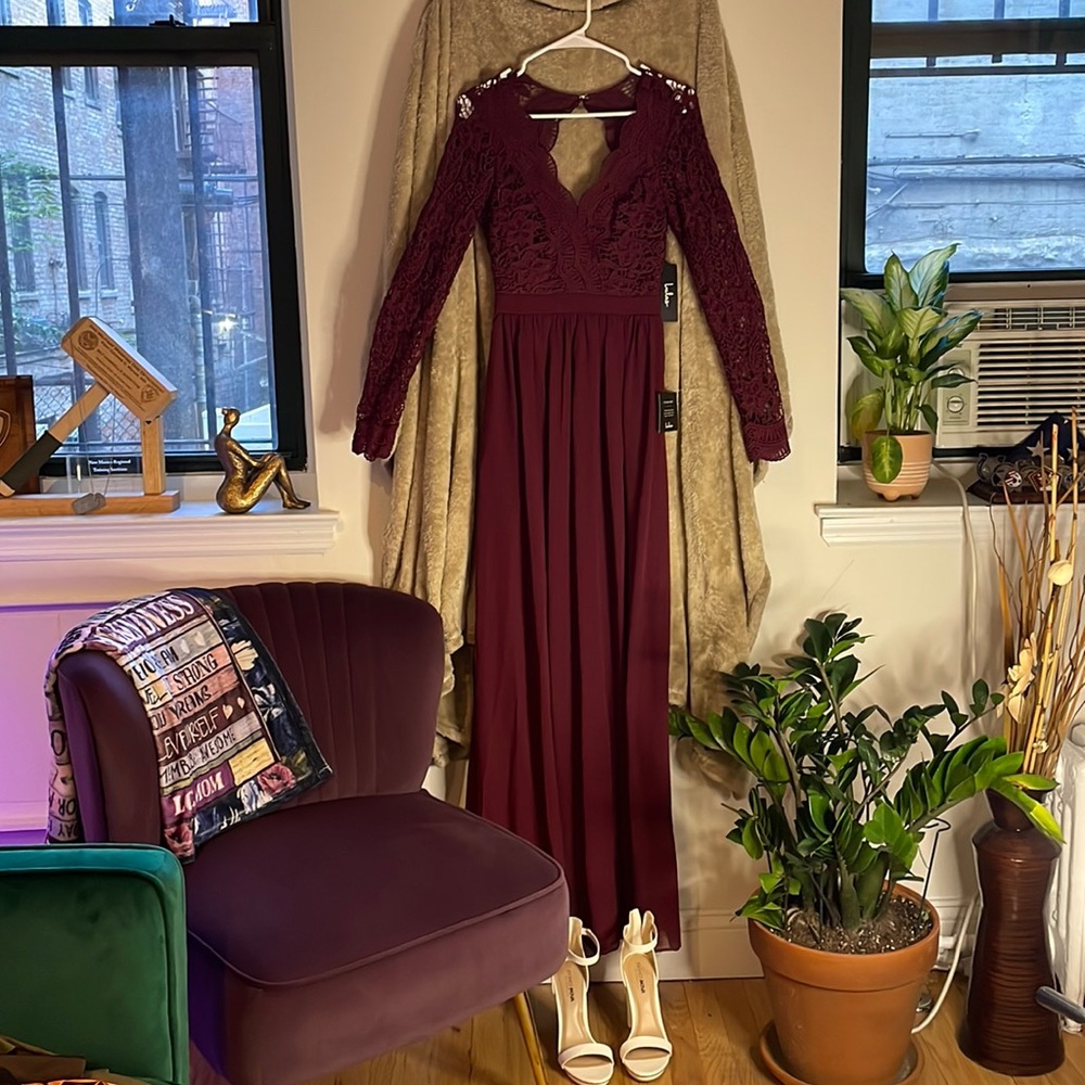 Lulus Lace Open Back Burgandy Evening Gown - XS NWT